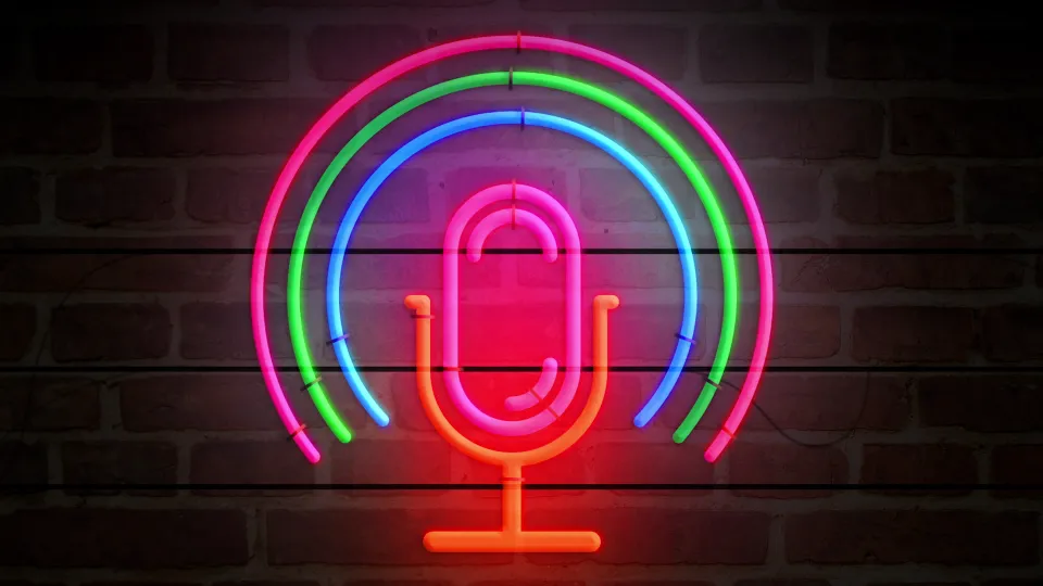 microphone-icon-music-podcast-symbol-neon-on-brick-2023-05-26-01-07-59-utc